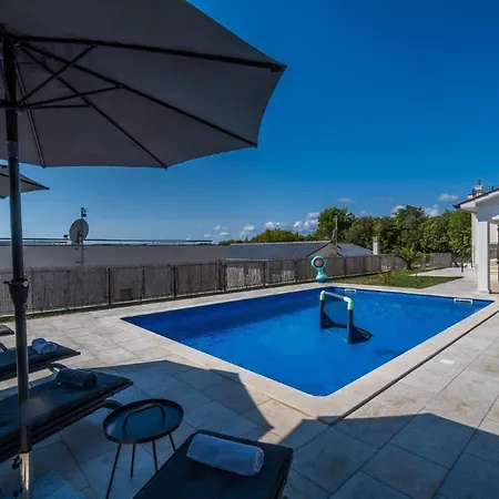 펜션 Brandneue Vanda Mit Privatem Pool *