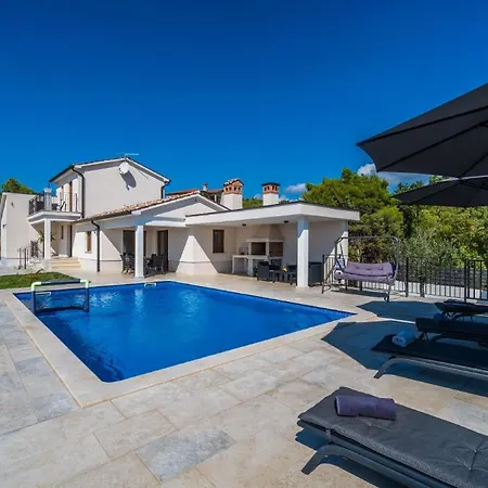 بيت للعطل Brandneue Vanda Mit Privatem Pool لابين