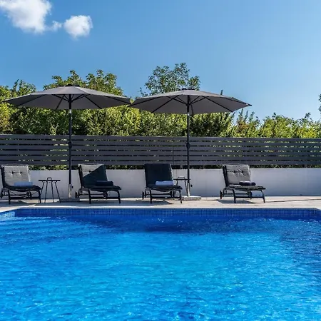 Brandneue Vanda Mit Privatem Pool بيت للعطل