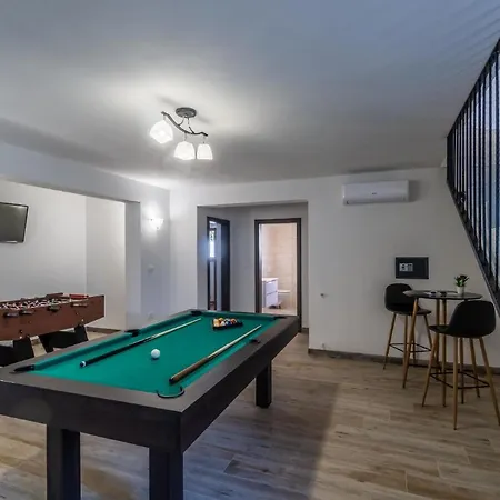 Brandneue Vanda Mit Privatem Pool *