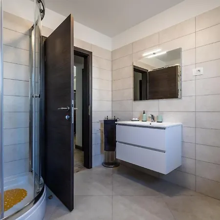 Brandneue Vanda Mit Privatem Pool